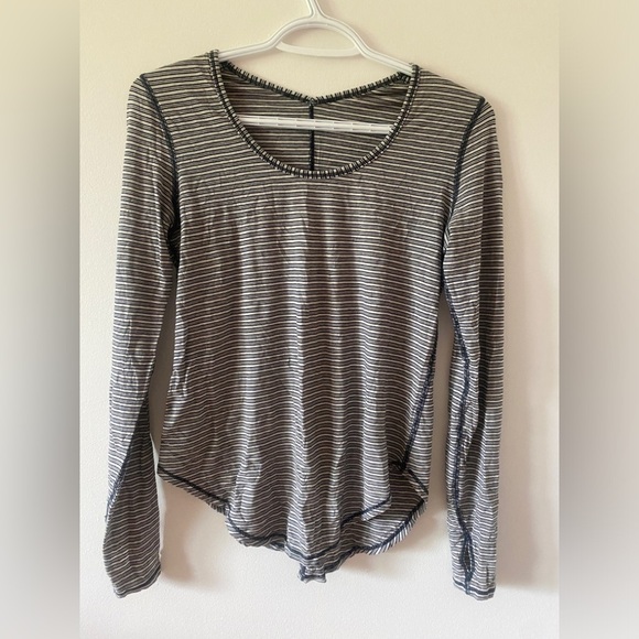 Lululemon Long Sleeve Shirt Size 6 - Picture 1 of 4